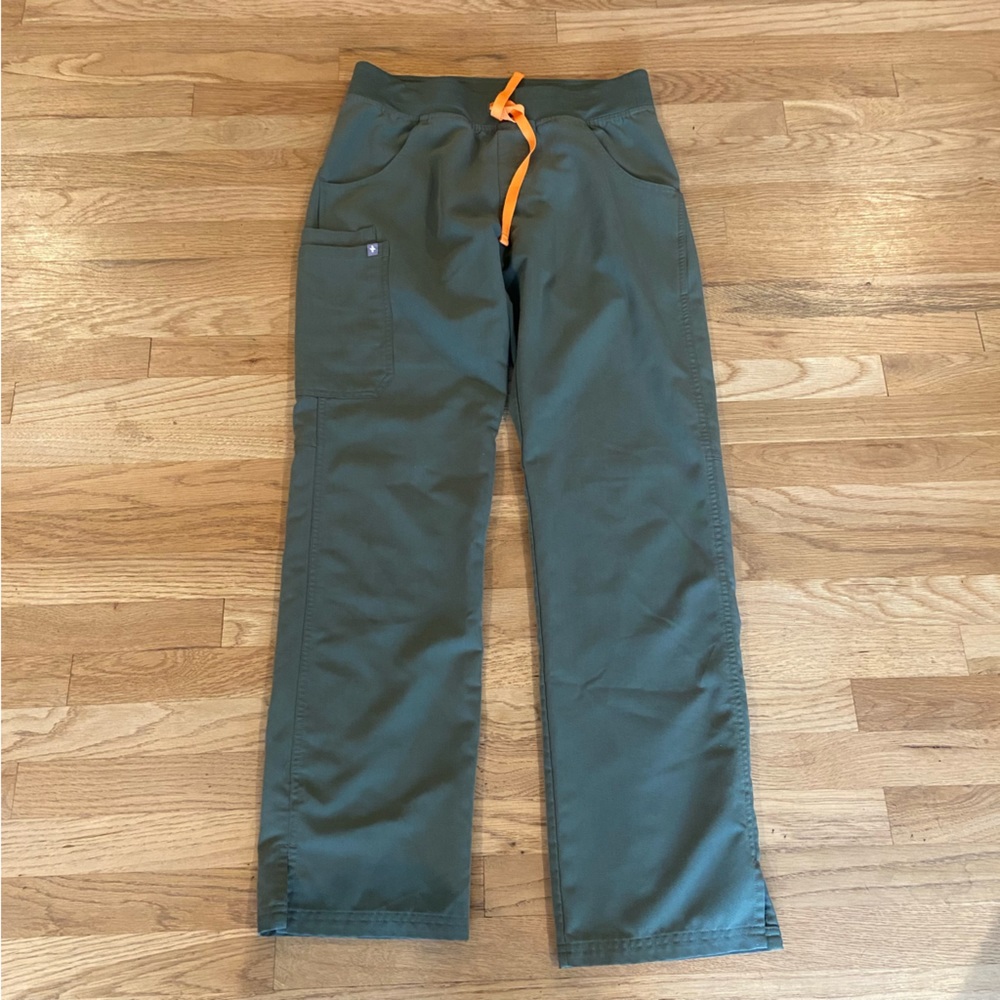 Figs Kade Cargo Scrub Pants Moss green size small